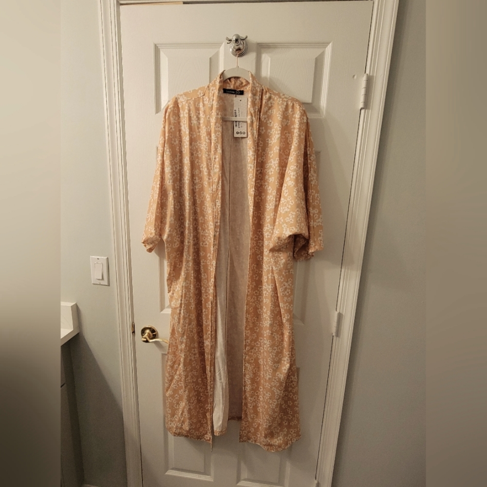Yellow and white floral kimono
